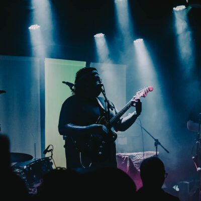 Taverne Tour, jour 2 : SAMWOY se met à l’heure de la réalité