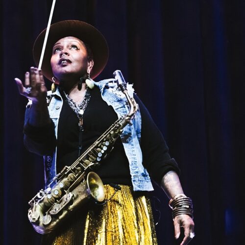 Matana Roberts explore des contextes musicaux radicalement différents